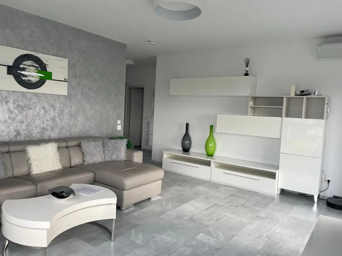 Luxury Westpark 2 Residence With Lake View Bukarest Lejlighed